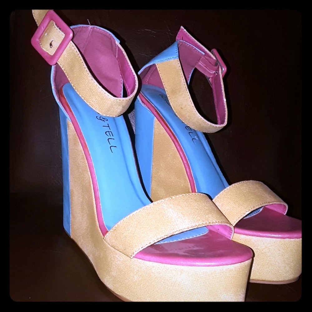 Kiss&Tell Wedge Heels